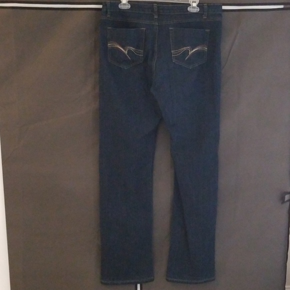 Baccini Straight Leg Blue Jean's (12) - Picture 3 of 6